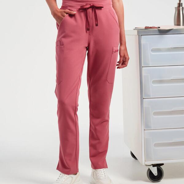 Women’s Relentless Onna-stretch cargo pants Thumbnail
